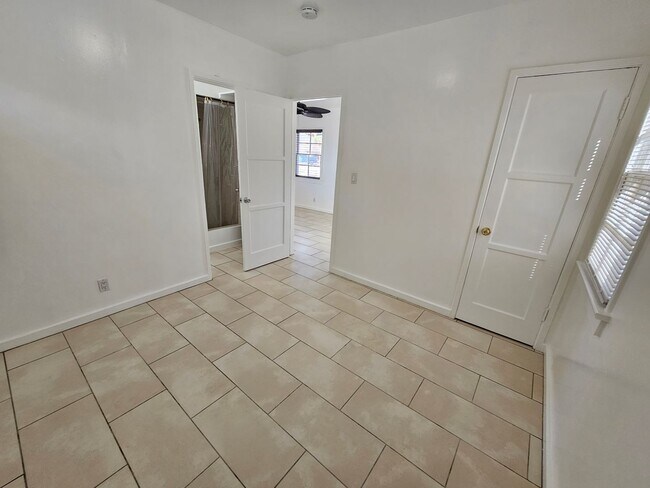 Building Photo - 1+ 1 Bed 1 Bath Cottage in San Jacinto $1425.00
