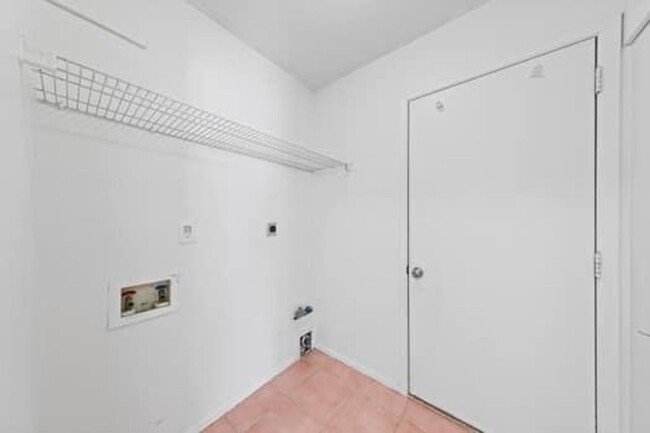 Building Photo - Beautiful Niceville Home!
