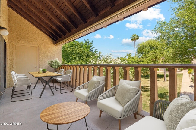 Building Photo - 8649 E Royal Palm Rd