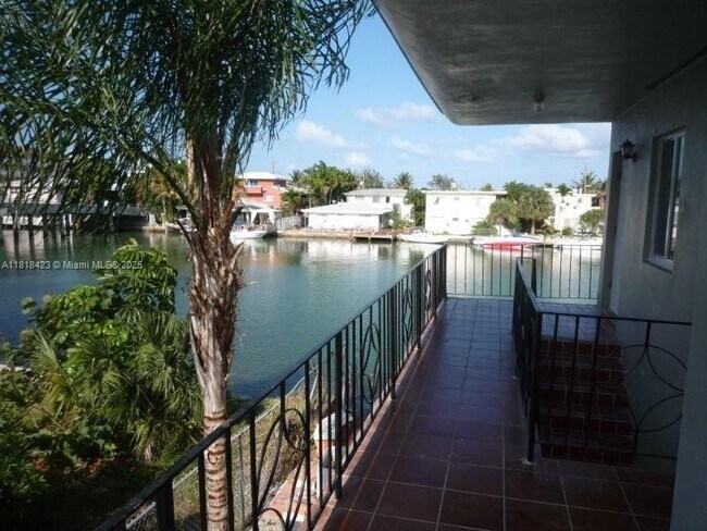 Primary Photo - 8415 Crespi Blvd