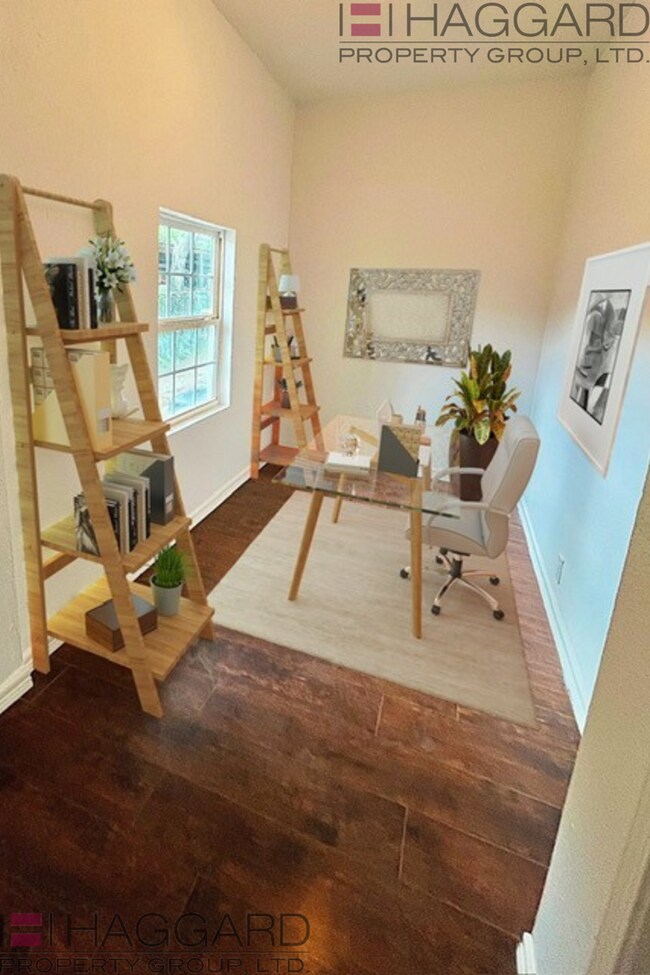 Building Photo - Walking Distance to the Stockyards!