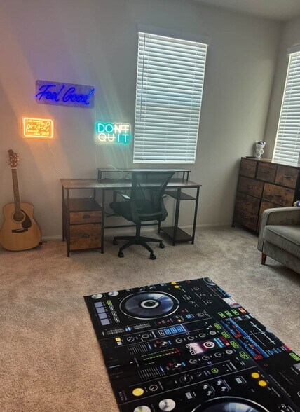 Building Photo - 211 N Vincent Ave