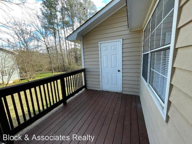 Building Photo - 2 br, 1.5 bath House - 1 Jadewood Court A