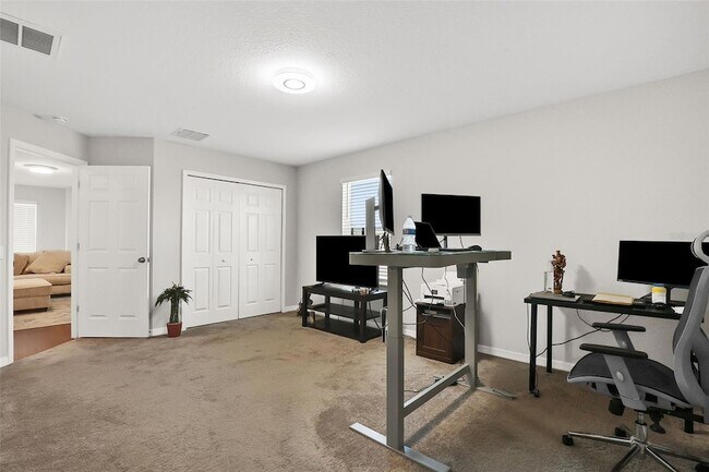 Building Photo - 3010 Adams Cross Dr