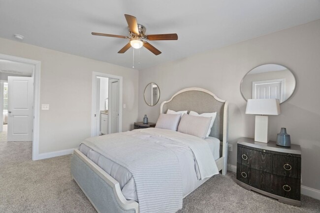 Building Photo - 1006 10th St NE