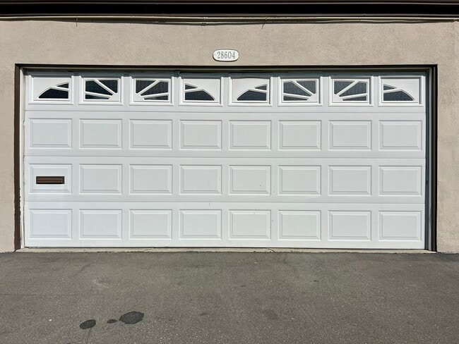 Building Photo - 28604 Friarstone Ct