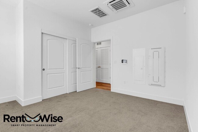 Building Photo - 2835 5th St