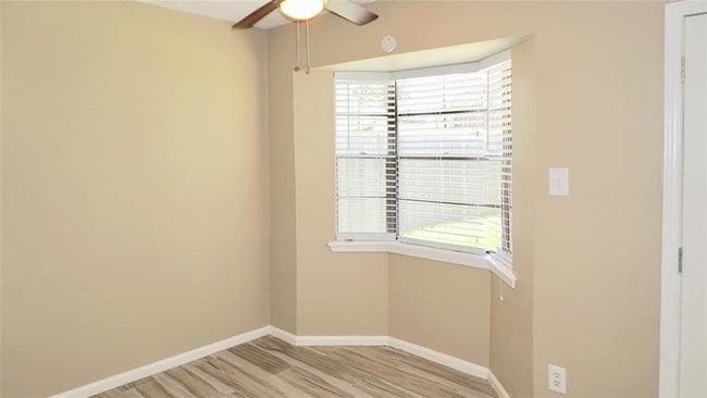 Building Photo - 7323 Woodoak Dr