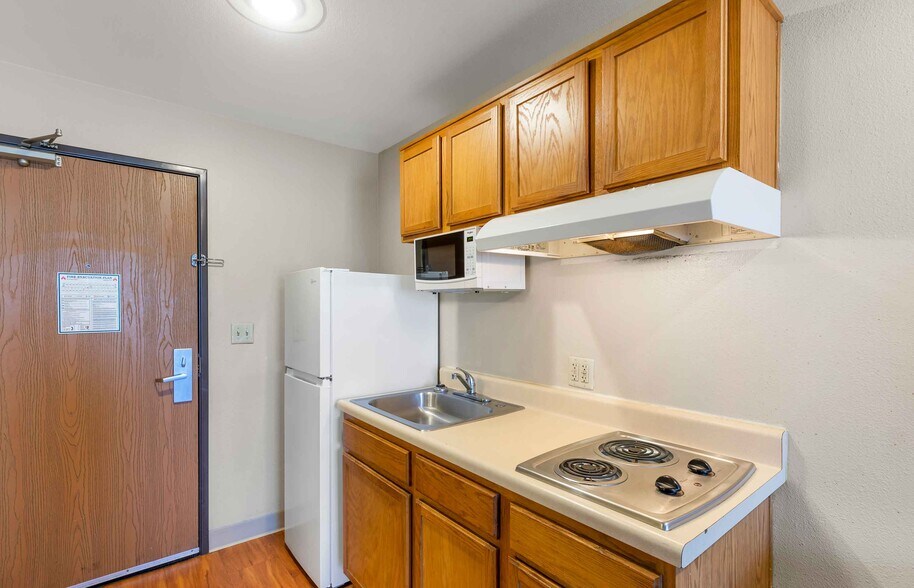 Building Photo - Furnished Studio-Denver - Aurora