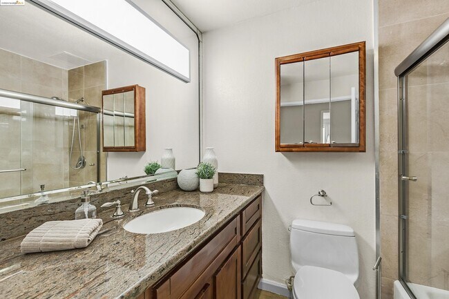 Building Photo - 66 Fairmount Ave