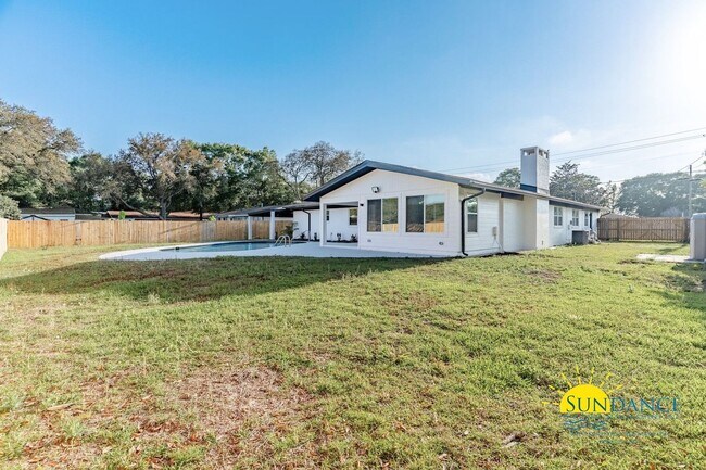 Building Photo - Custom 4BR Pool Home in Kenwood with Bonus Room & Private Backyard!