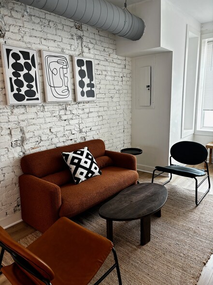 Building Photo - 1107 6th St NE