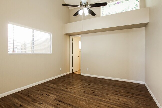 Building Photo - 20631 N 22nd Ave