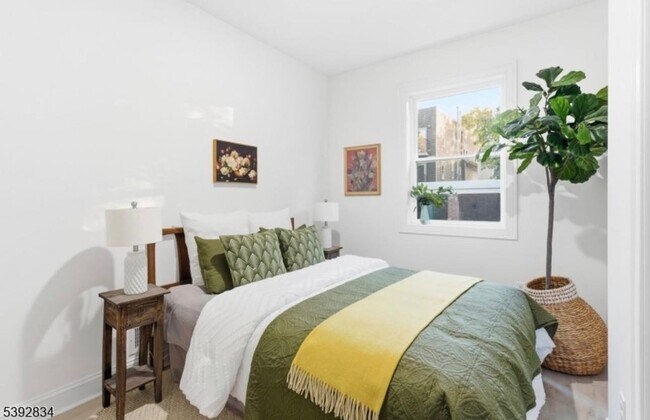 Building Photo - 111 Clarke Ave