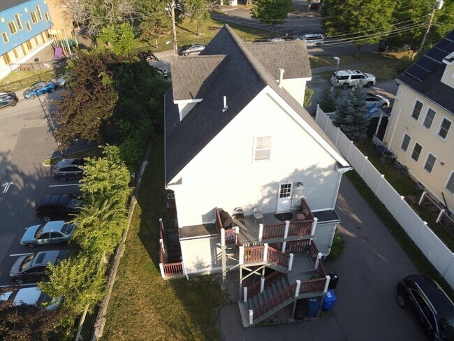 Building Photo - 8 Beechwood St
