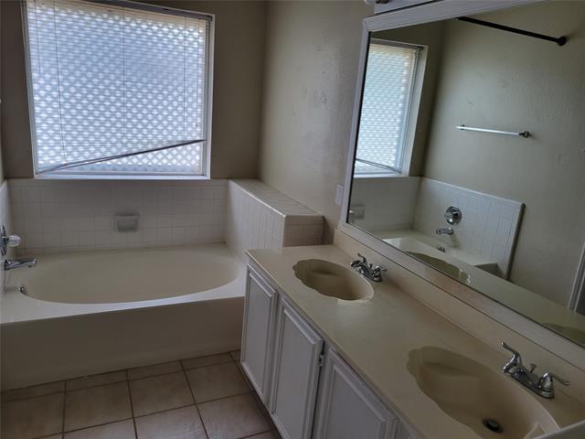 Building Photo - 1358 Meadow Creek Dr