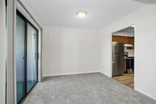 Building Photo - 250 Hammond Pond Pkwy