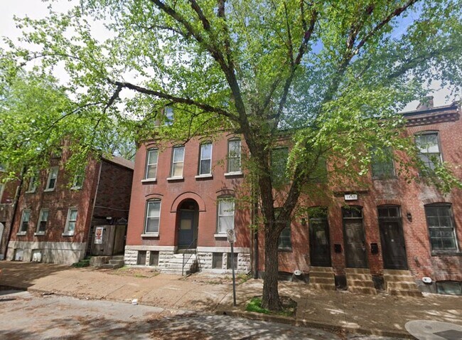 Building Photo - 1861 Menard St