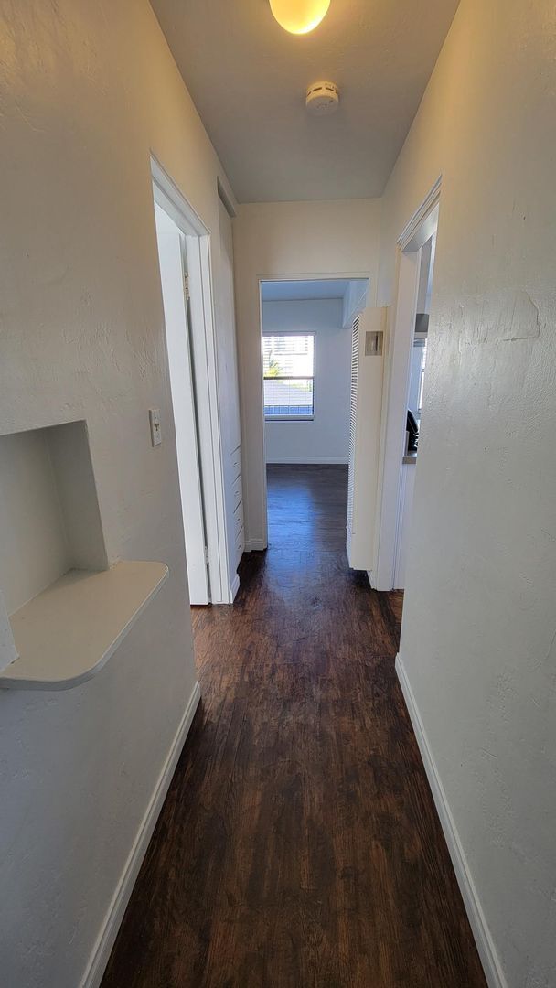 Building Photo - 1 bed, 1 bath - Point Loma