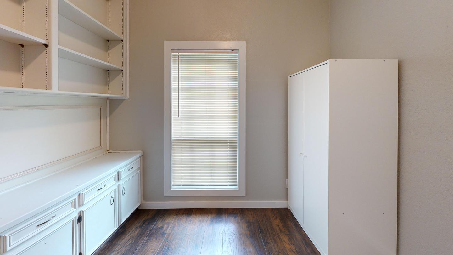 Building Photo - 1317 Killian Dr