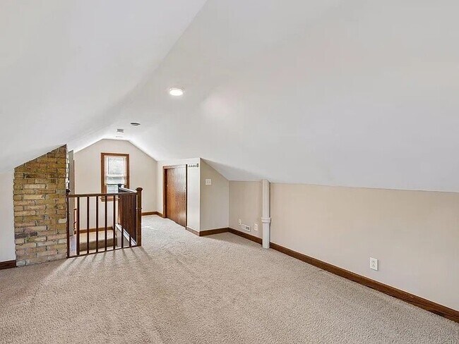 Building Photo - 4228 42nd Ave S