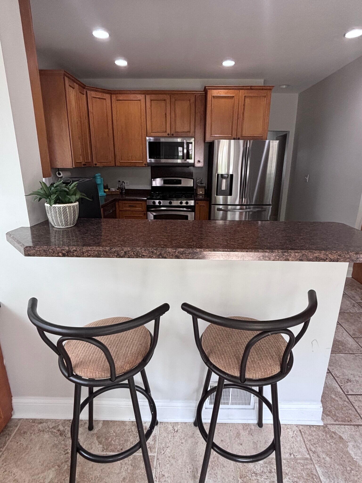 Kitchen - 4 N Pistakee Lake Rd