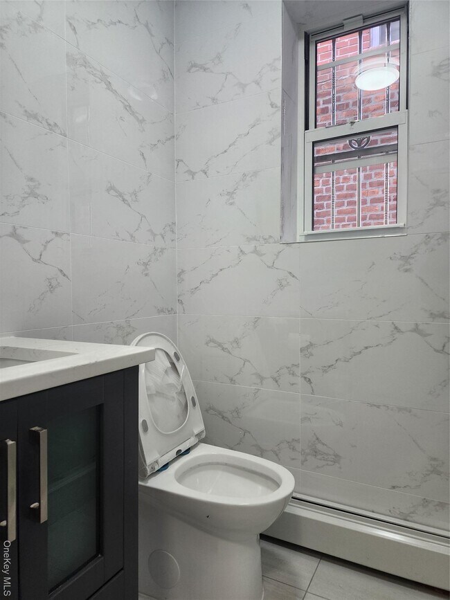 Building Photo - 61-21 159th St