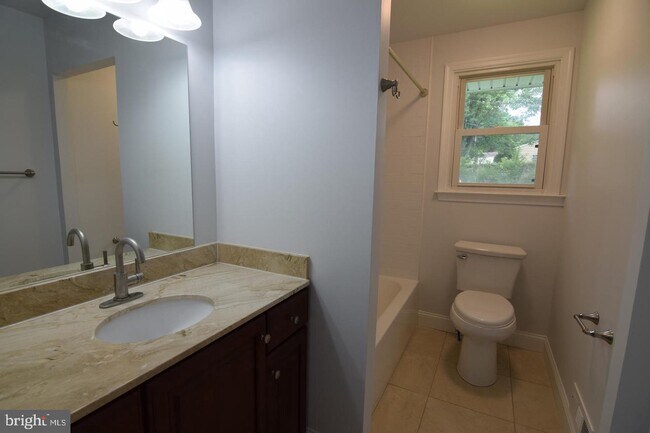 Building Photo - 217 Limestone Ln
