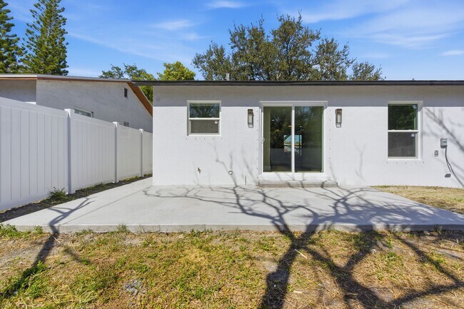 Building Photo - Top Shelf Aquisitions