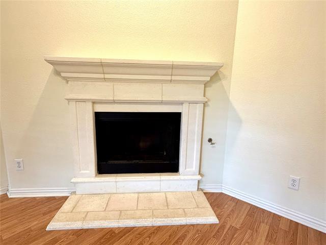 Building Photo - 9404 Caliente Dr