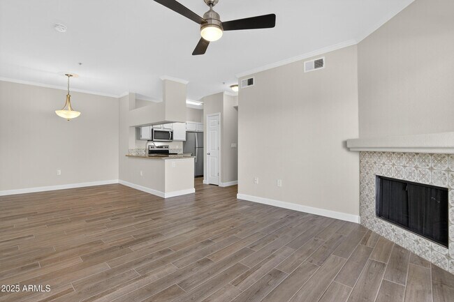 Building Photo - 5401 E Van Buren St