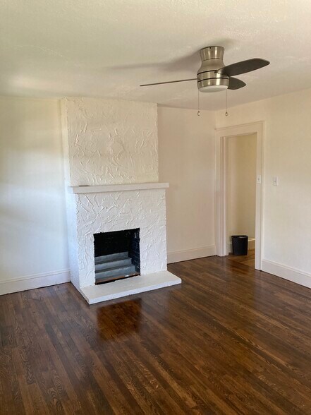 Building Photo - 1002 4th Street Dr NW