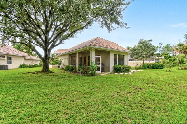 Building Photo - 715 SW St Vincent Cove