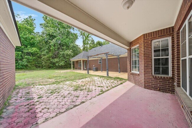 Building Photo - 125 Janis Marie Cove
