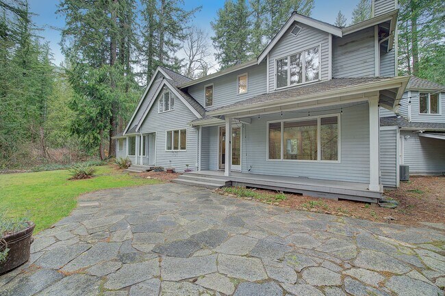 Building Photo - 4bd/3.5ba North Bend Home