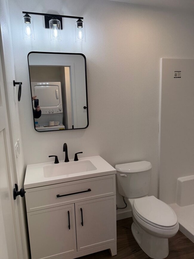 Building Photo - Brand new 3 bedroom 3 full bath townhouse in Thurston! $1,000 OFF YOUR FIRST MONTH'S RENT!