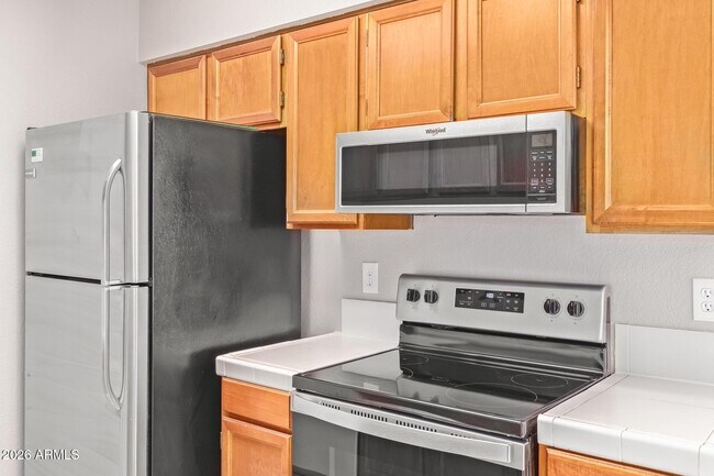 Building Photo - 10610 S 48th St