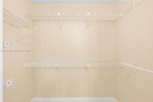 Building Photo - 1139 Coral Club Dr