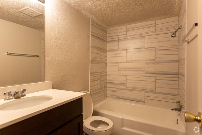 1 BR 1 BA-776 Sq Ft - Yorktown Apartment Homes