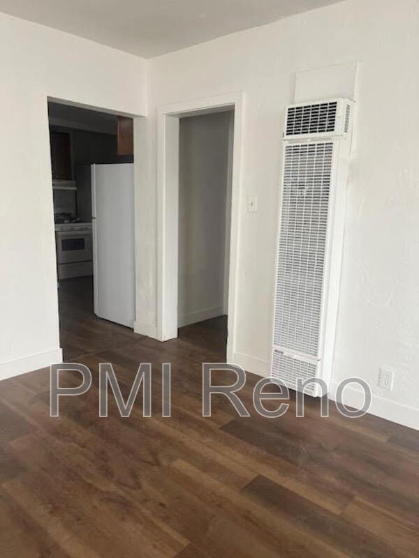 Building Photo - 614 Kuenzli St