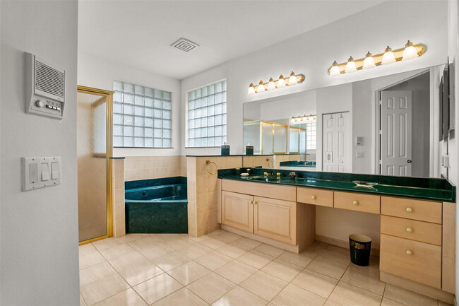 Building Photo - 1012 SW 156th Ave