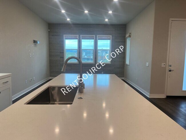 Building Photo - 27227 W Coyote Bush Ct