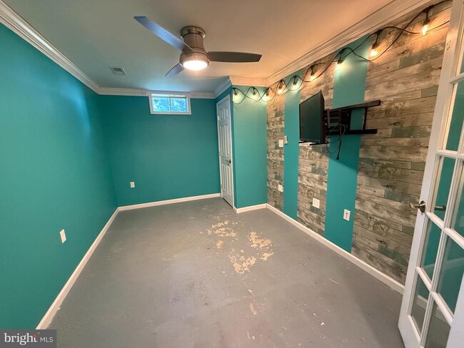 Building Photo - 220 Barnes Blvd