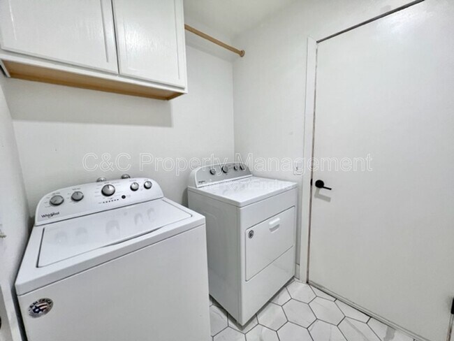 Building Photo - 1125 Burlingame Ave