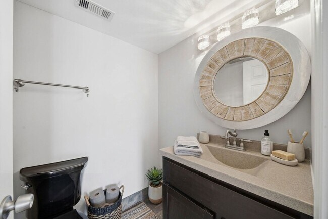 Building Photo - 15700 86th Ave