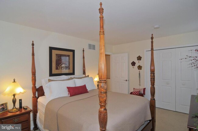 Building Photo - 23 Mooring Point Ct