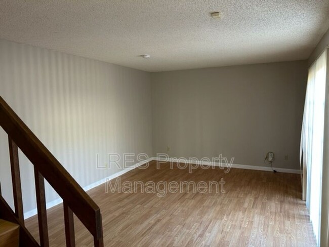 Building Photo - 4562 Lighthouse Cir