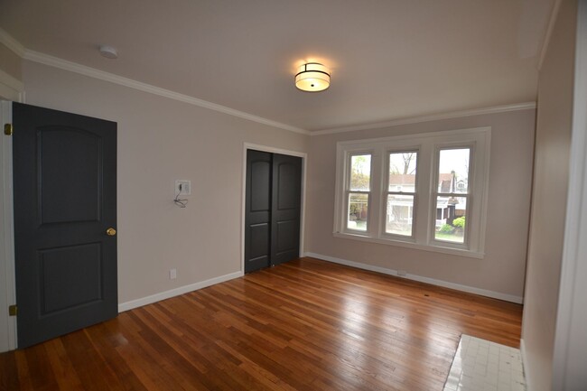 Building Photo - Newly Renovated 4 Bedroom Near Franklin Park
