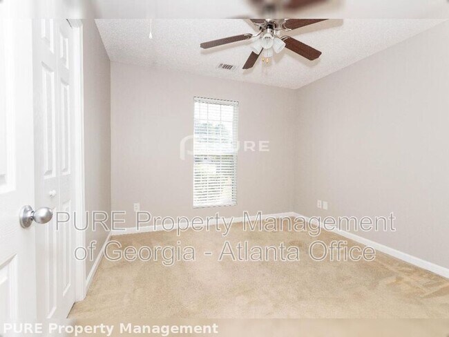 Building Photo - 553 Scrooch Ct