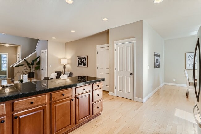 Building Photo - 2514 NW Parnell Terrace